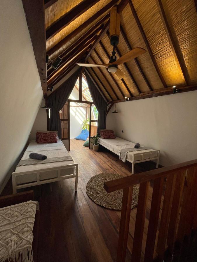 Hotel Tipsea Turtle Gili Air Esterno foto