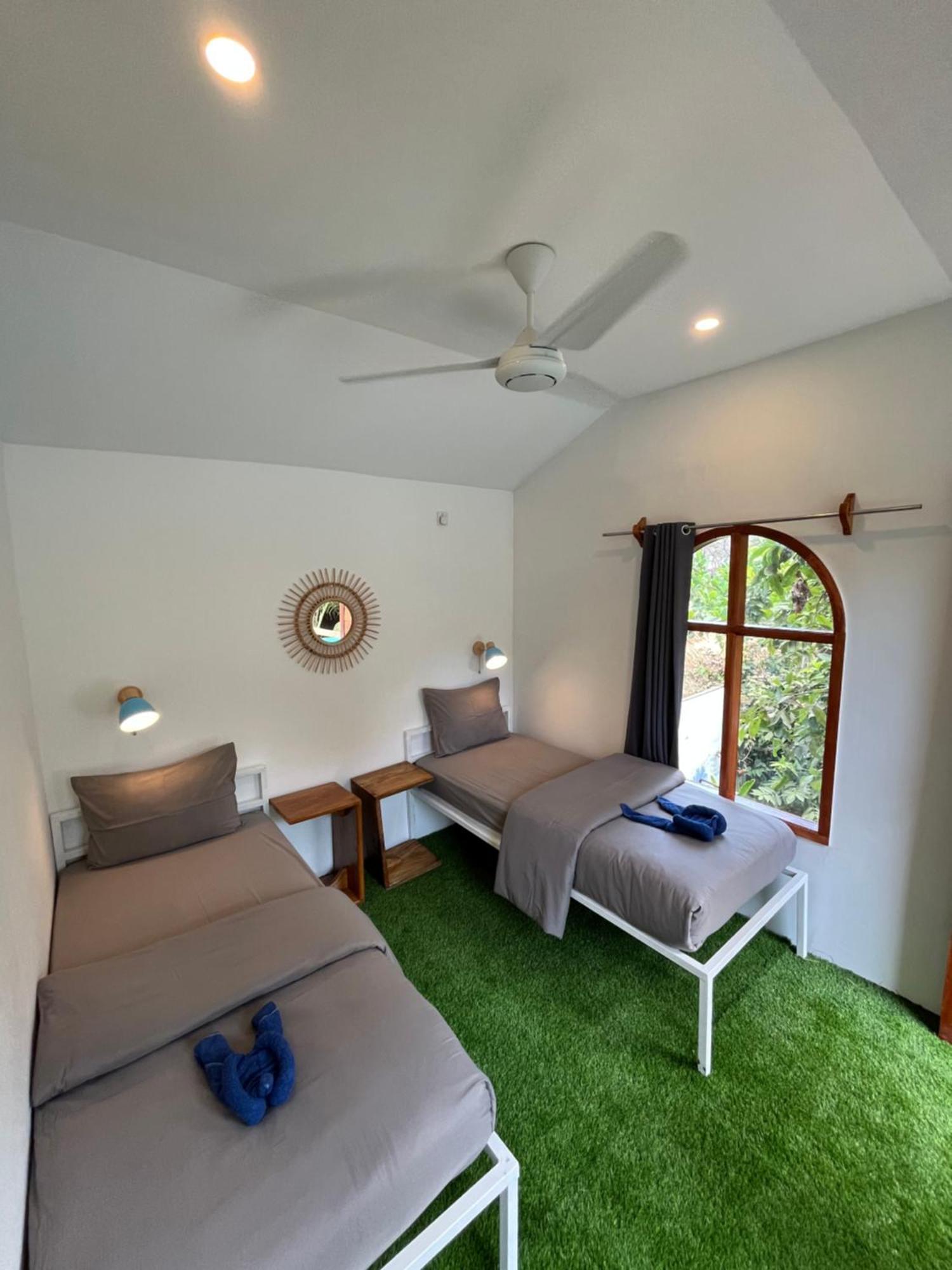 Hotel Tipsea Turtle Gili Air Esterno foto