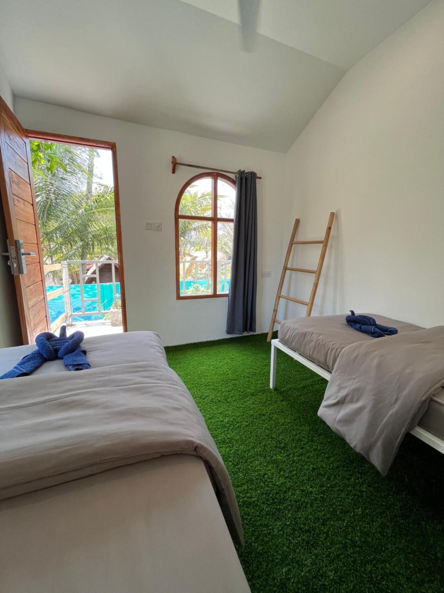 Hotel Tipsea Turtle Gili Air Esterno foto