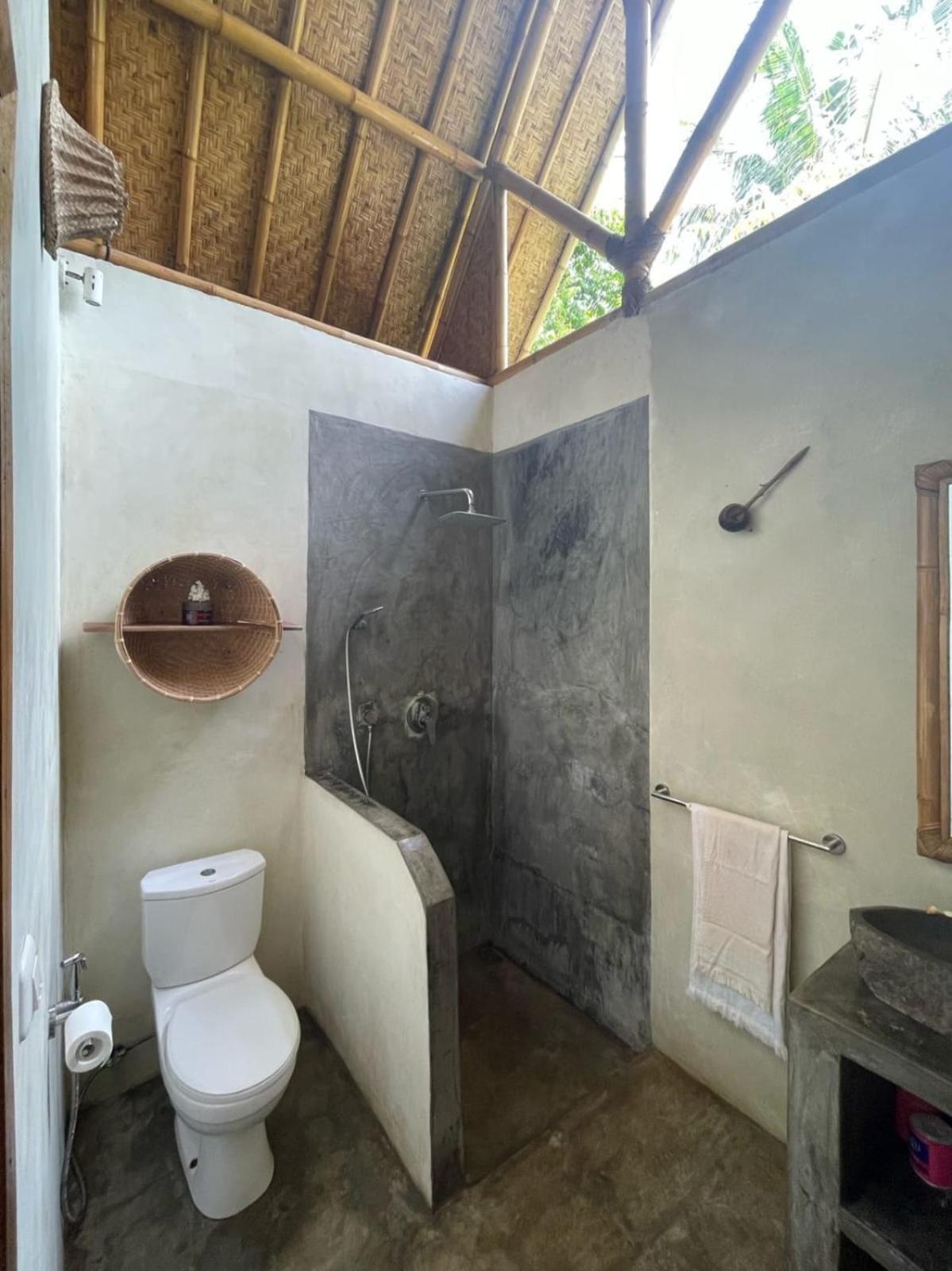 Hotel Tipsea Turtle Gili Air Esterno foto