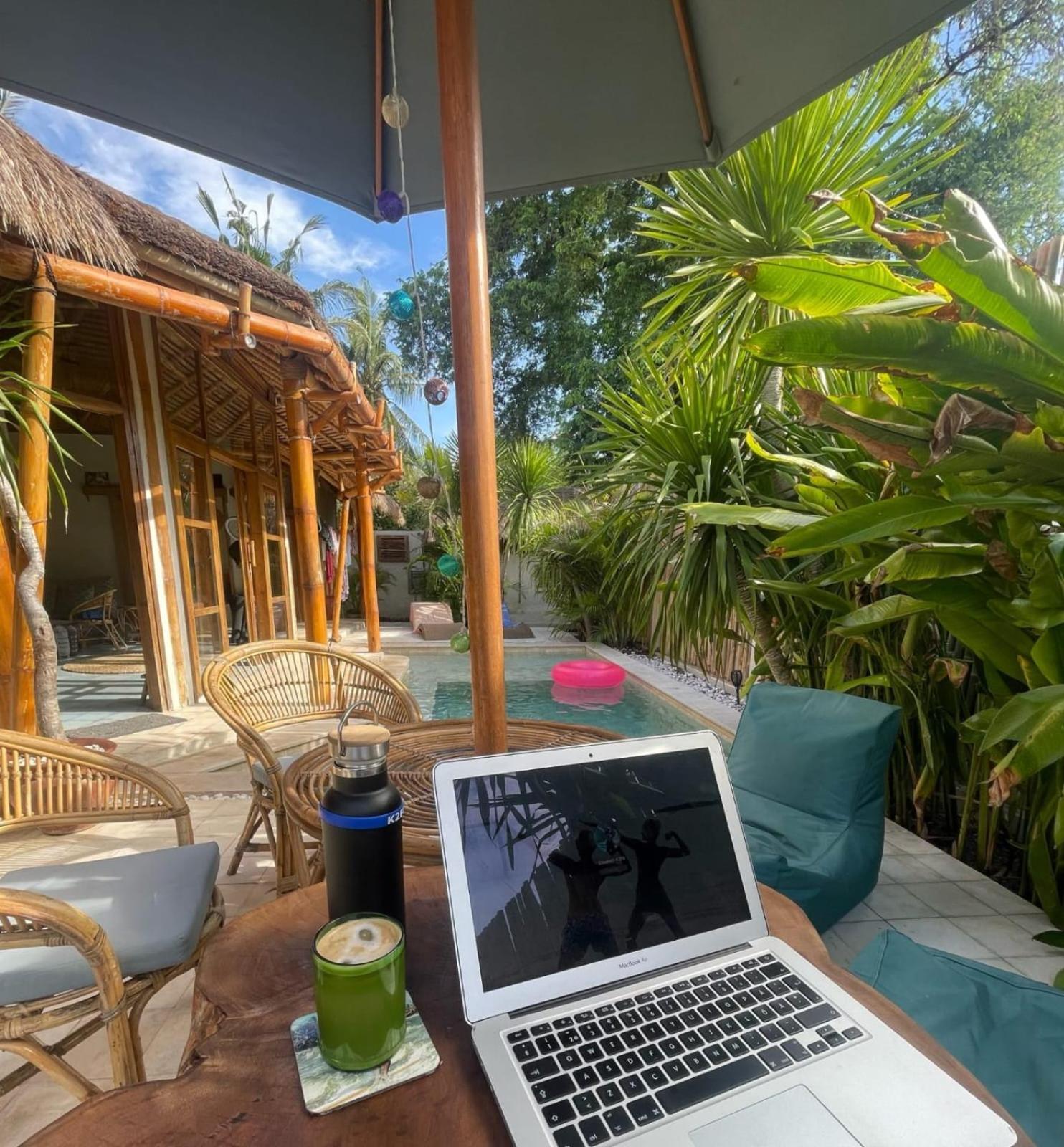 Hotel Tipsea Turtle Gili Air Esterno foto